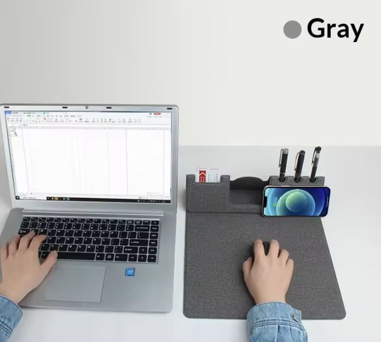 كيف تنهي فوضى الأسلاك وزحام المكتب بقطعة واحدة؟ لبادة الماوس الذكية هي الحل المتكامل لشحن هاتفك وتنظيم أدواتك