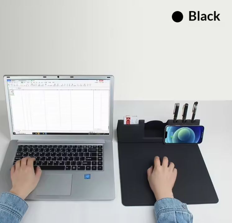 كيف تنهي فوضى الأسلاك وزحام المكتب بقطعة واحدة؟ لبادة الماوس الذكية هي الحل المتكامل لشحن هاتفك وتنظيم أدواتك